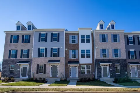 5925 Allentown Andrews Dr #2-5805, Suitland, MD 20746