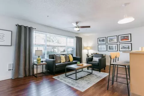 90 Commons Dr, Eugene, OR 97401