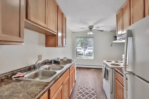 2044 Oakdale Ave #1, West Saint Paul, MN 55118