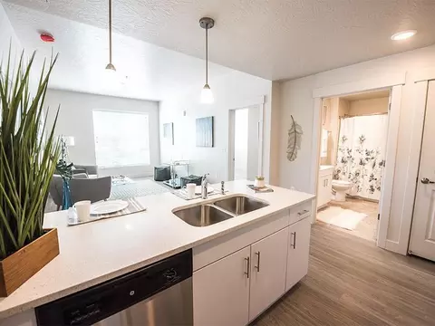 233 N Redwood Rd #123, Salt Lake City, UT 84116