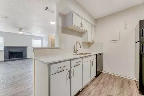3601 Pioneer Park #129, Balch Springs, TX 75180
