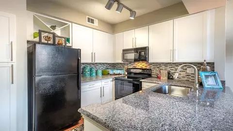 101 N Brookside Dr #0908, Dallas, TX 75214