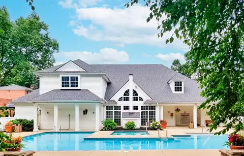 919 Aintree Park Dr #01-202, Mayfield, OH 44143