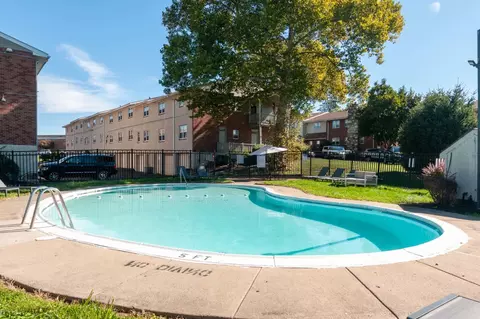 95 Heights Ln #60, Feasterville, PA 19053