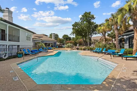 1600 Village Dr #1528, Euless, TX 76039