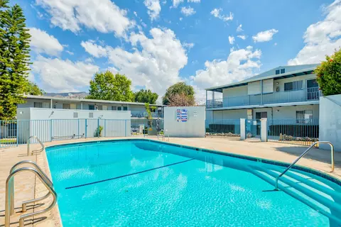 8640 Hillrose St #C13, Sunland, CA 91040