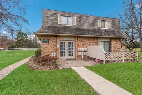 2272 Sunshine Pl #2300, Columbus, OH 43232