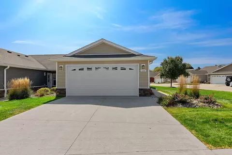 130 Abbey Blvd #216, Waterford, MI 48383