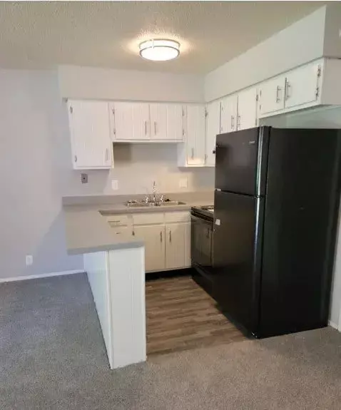 1290 Hatfield Dr #1362, Evansville, IN 47714