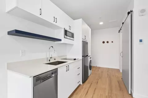 6820 Oswego Pl NE #105, Seattle, WA 98115