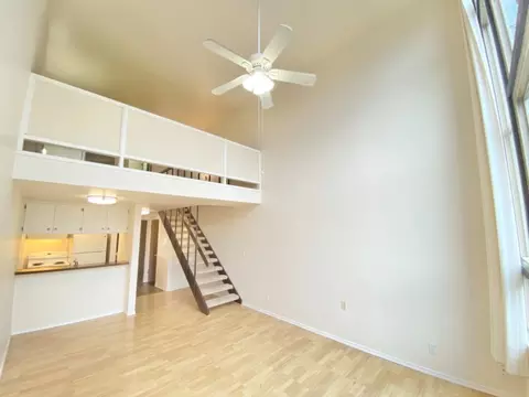 312 Harvard Ave E #207, Seattle, WA 98102