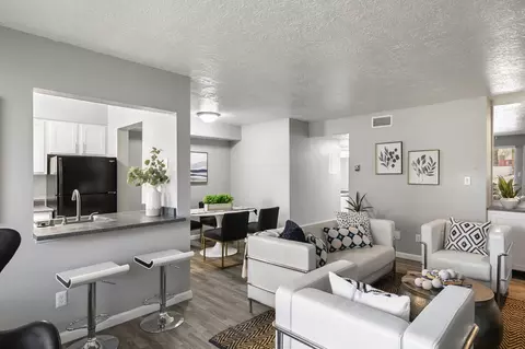5800 Truchas Dr NE #232, Albuquerque, NM 87109