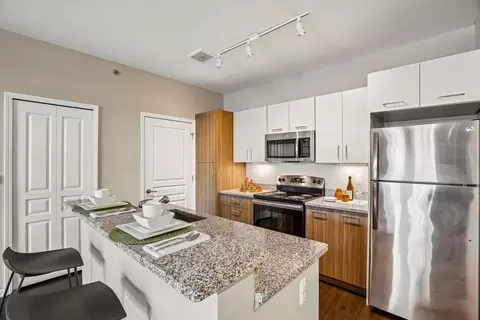 3300 Five Points Dr #3230-102, Auburn Hills, MI 48326