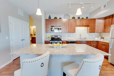 6859 152nd St W #208, Apple Valley, MN 55124