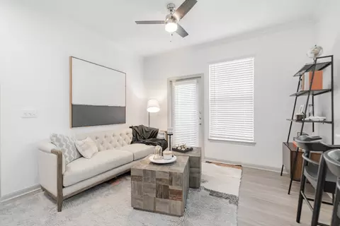 821 S Polk St #1718, Desoto, TX 75115