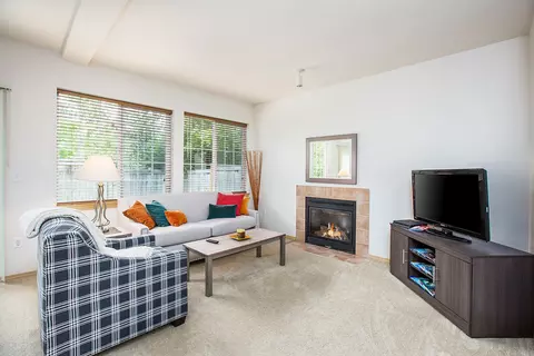 400 S 50th St #14A, Renton, WA 98055