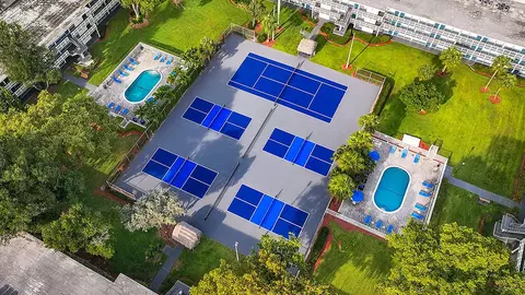 241 NE 38th St #211, Fort Lauderdale, FL 33334