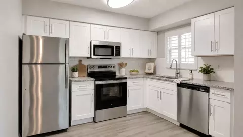 3325 Airport-pulling Rd N #4, Naples, FL 34105