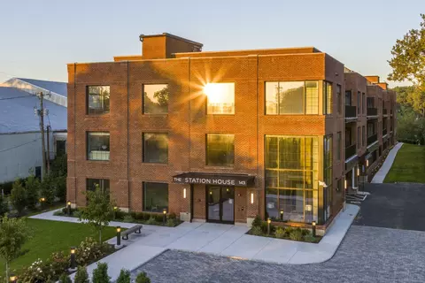 143 Sound Beach Ave #208, Old Greenwich, CT 06870