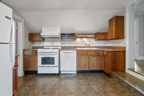 220 W 9th St #904 1/2, Cedar Falls, IA 50613