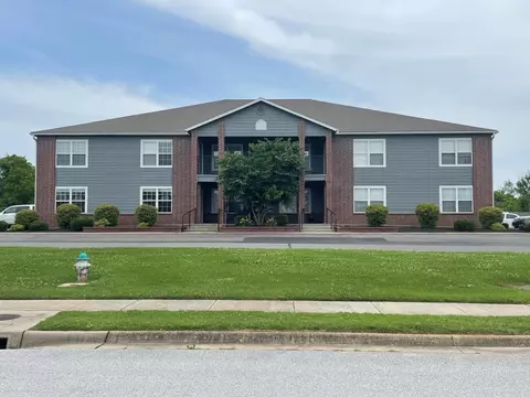 900 E Post Rd #B, Rogers, AR 72758