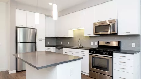2501 Alton Pkwy #1211, Irvine, CA 92606