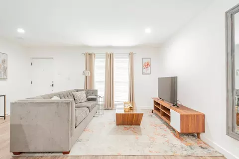 606 N Marsalis Ave #PERR-303, Dallas, TX 75203