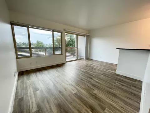 5000 22nd Ave NE #201, Seattle, WA 98105