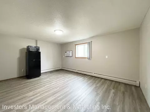 411 8th St SW #411-31, Minot, ND 58701
