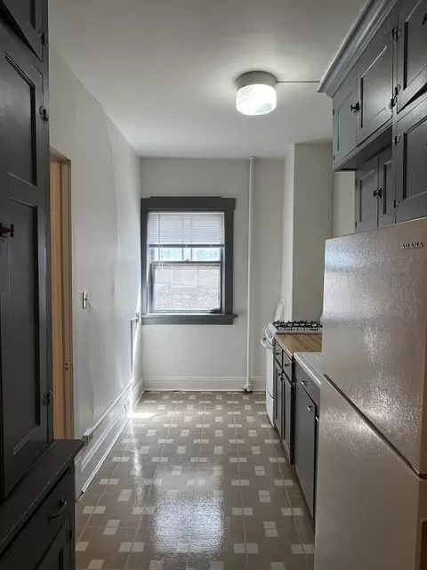 903 E Juneau Ave #02, Milwaukee, WI 53202