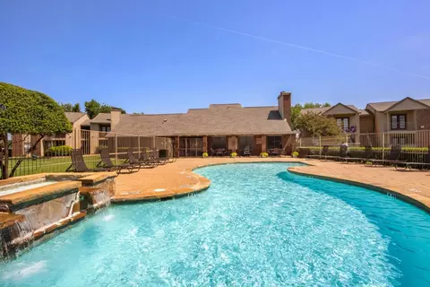 501 E Pioneer Pkwy #12-1212, Grand Prairie, TX 75051