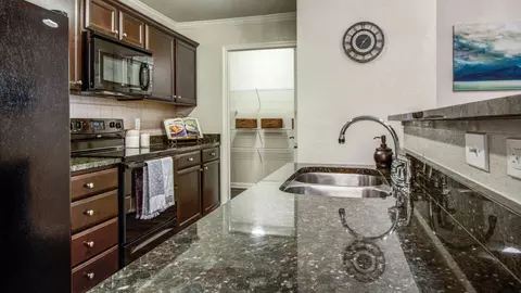 201 Carolina Point Pkwy #430, Greenville, SC 29607
