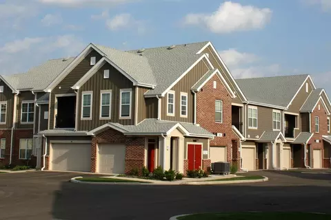 383 Ambassador Cir #20648, Crystal Lake, IL 60014