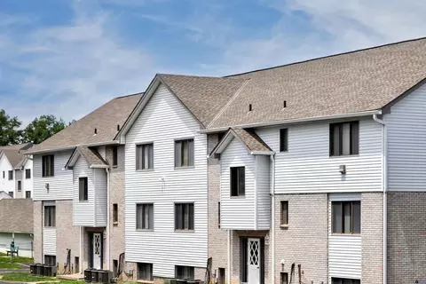 1221 Gold Coast Rd #1201-01, Papillion, NE 68046