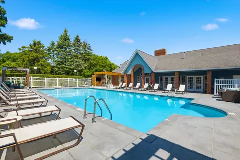 29533 N Waukegan Rd #5-104, Lake Bluff, IL 60044
