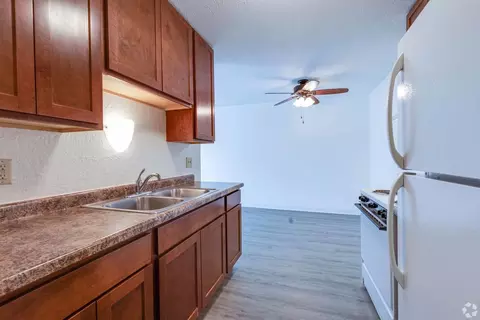 956 12th St SW #101, Forest Lake, MN 55025