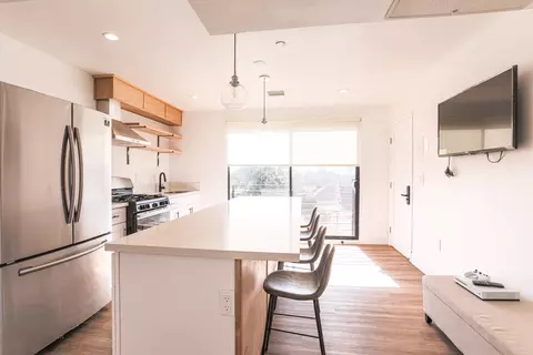 1620 W 35th Pl, Los Angeles, CA 90018