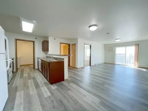 1919 35th Ave SW #304, Minot, ND 58701