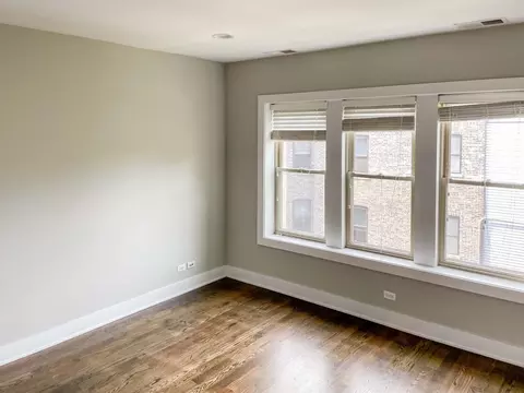 3915 N Janssen Ave #3915-2S, Chicago, IL 60613