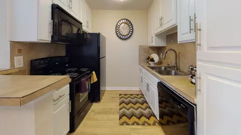 220 Northpoint Dr #612, Houston, TX 77060