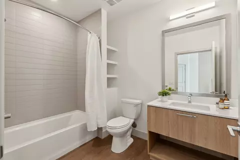 3421 N Freeway Blvd #3102, Sacramento, CA 95834