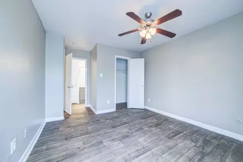 3600 Woodchase Dr #II-116, Houston, TX 77042