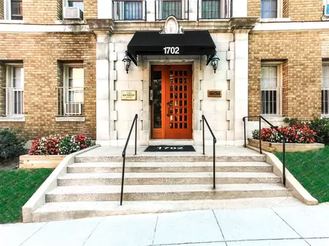 1702 Summit Pl NW #404, Washington, DC 20009