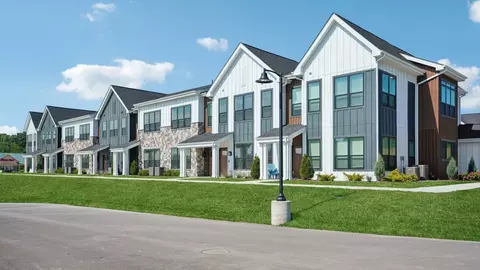700 W Capitol Dr #208, Hartland, WI 53029