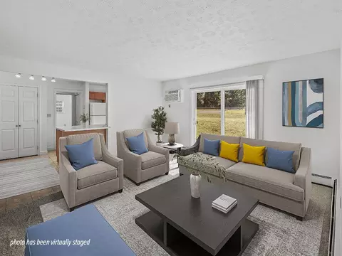 4 Arms Blvd #106-08, Niles, OH 44446