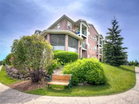 10901 W Donna Dr #00226, Milwaukee, WI 53224