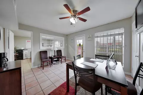 6009 Bellaire Blvd #140, Houston, TX 77081