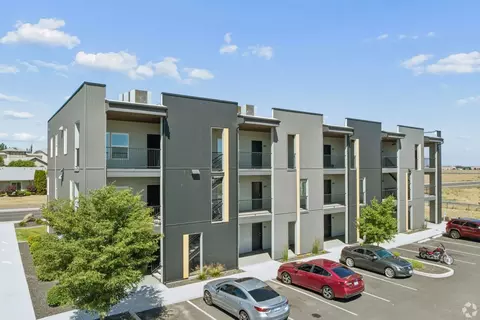 5025 Owens Rd NE #A-104, Moses Lake, WA 98837