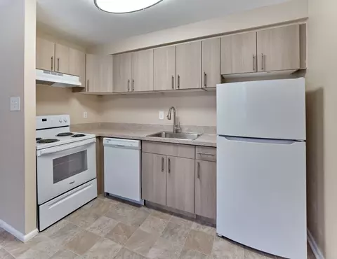 30 E Rudderow Ave #06, Maple Shade, NJ 08052