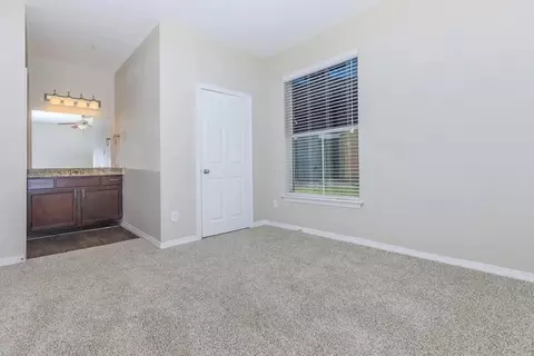 17710 Red Oak Dr #3-125, Houston, TX 77090